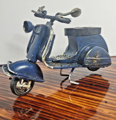 Vespa Handmade Oggetto Italian Scrap Metal Sculpture Blue Rustic Vintage 