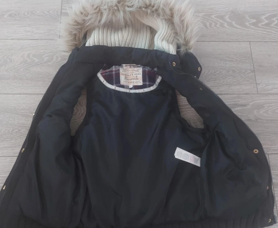 New Look Generation 915 Navy Gilet With Fur Hoodie - Image 2 of 4