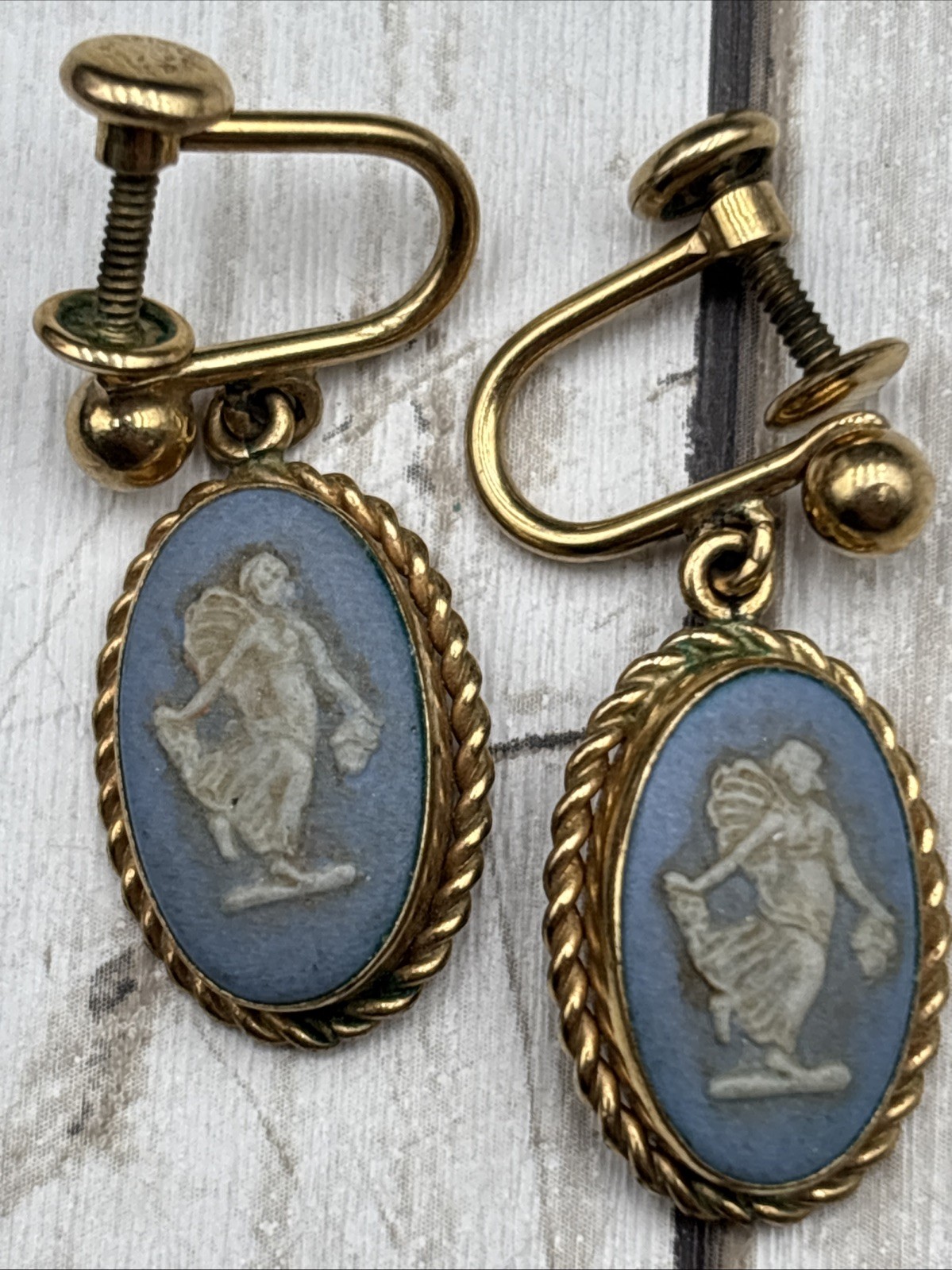 Vintage Van Dell Wedgwood Blue Jasperware Cameo 12K GF Screw-Back Earrings