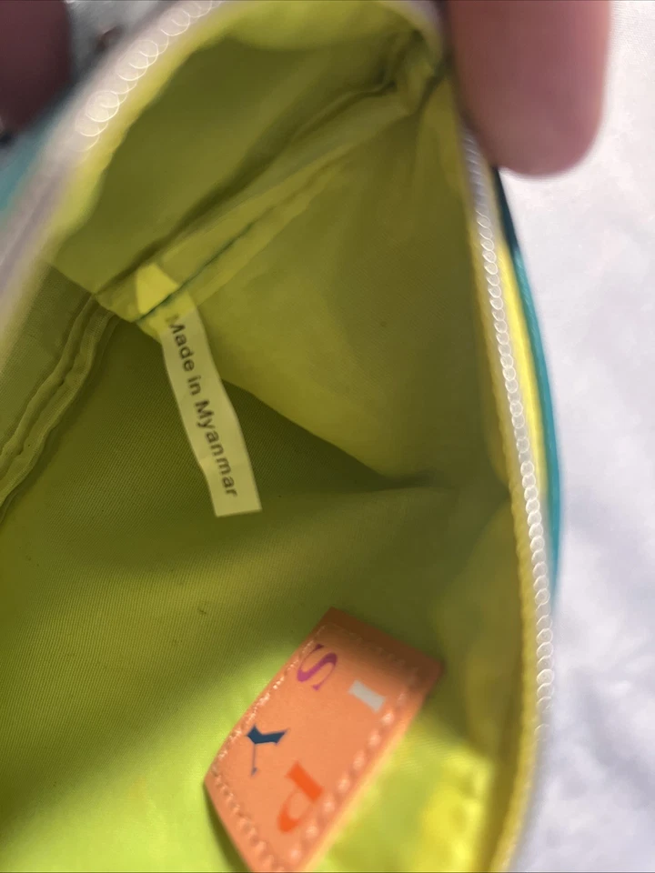 Bolso Ipsy Teal Glam con Borla Cremallera y Tachuelas de Metal Estuche de Maquillaje Usado Foto 4 de 4