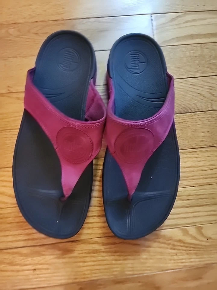Sandalias de cuña Fitflop Lulu con puntera sin cordones talla 10 rojas de gamuza usadas en excelente estado Foto 2 de 4