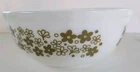 PYREX Spring Blossom "Crazy Daisy" # 404 Mixing Bowl White w/ Green Flowers