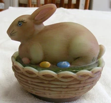 MOSSER GLASS BROWN HAND PAINTED RABBIT WITH EGGS ON GREEN DISH