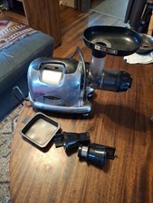 Omega Juicer 8006 Nutrition Center Slow Speed Spremiagrumi Masticatore Metallizzato