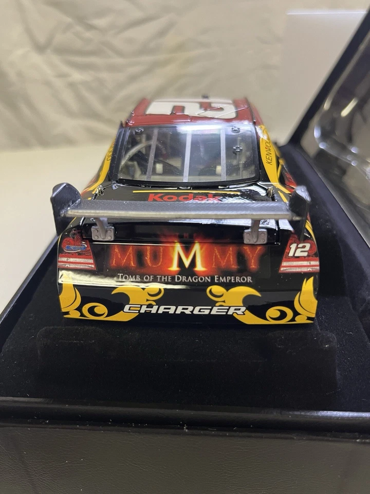 Cargador Dodge Ryan Newman 2008 Elite autografiado #12 Kodak Mummy 3 1:24 Foto 4 de 4
