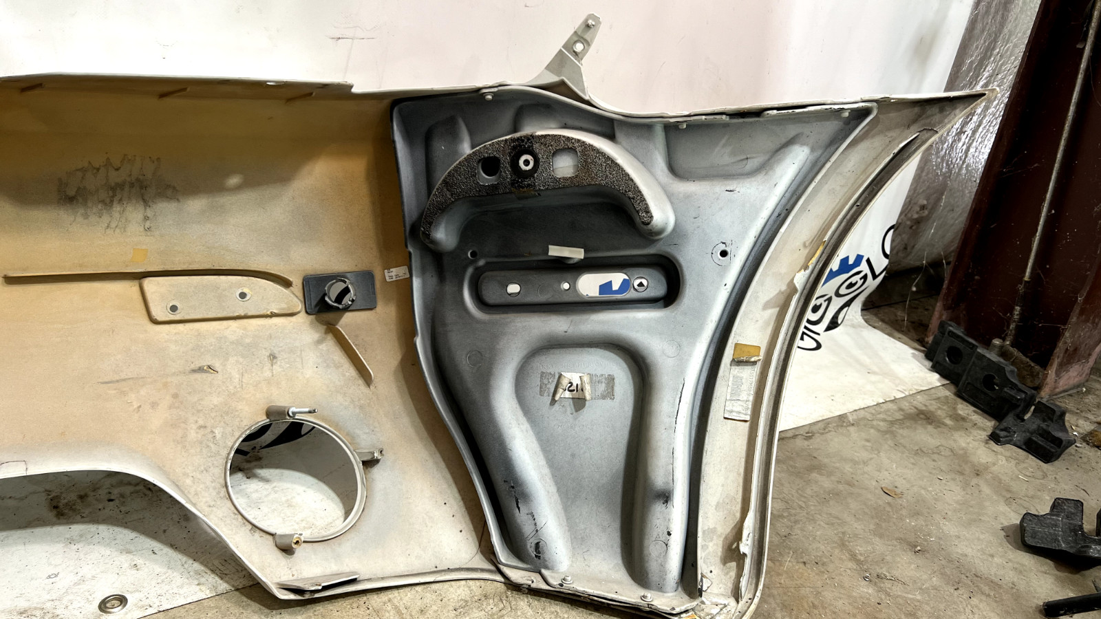 ASTON MARTIN VANTAGE V8 REAR BUMPER 2011 OEM -needs repaired at front edge-