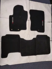 Fits 05-10 Nissan Frontier  Floor Mats Carpet Front Rear Nylon Black W/ Emblem