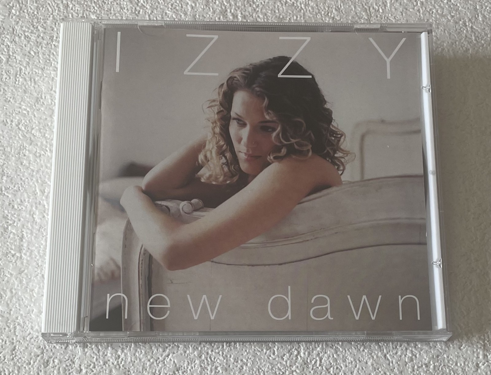 [ISOBEL COOPER] IZZY ~ NEW DAWN ~ 2002 UK 14-TRACK CD ALBUM ~ VIRGIN CDVE963