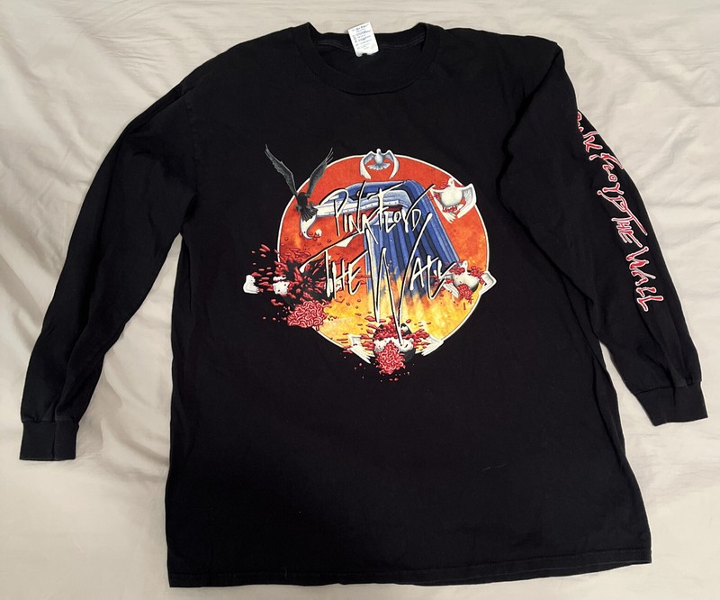 Vintage 1990s Pink Floyd The Wall In Concert T-Shirt Size XL. Rare. Long sleeve.