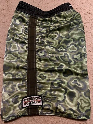 QUIKSILVER PRO EAST JAVA MID 1990 s RARE 34  GRN BOARD SURF SHORTS GENERATION X