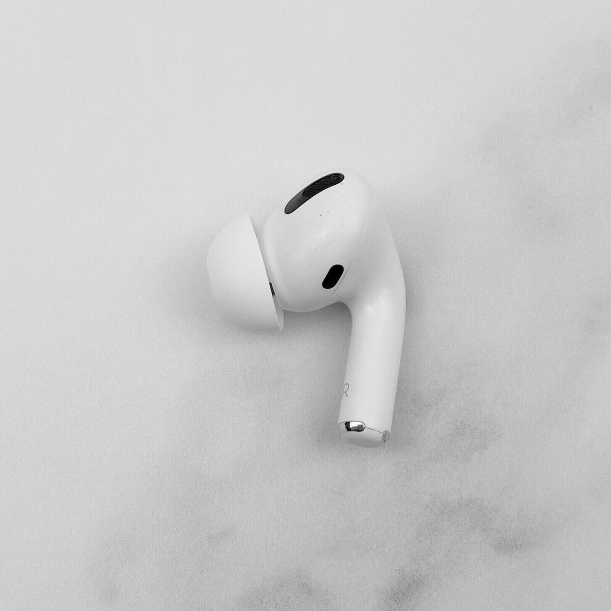 AirPods Pro 第1世代 完品 - イヤフォン AirPods Pro 第1世代 完品 - イヤフォン