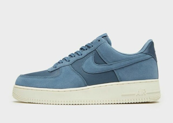 air force 1 thunderstorm