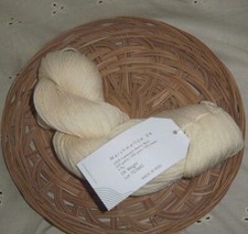 100 4 ply superwash merino wool yarn  3.5 oz / 246 yards - undyed natural 3 