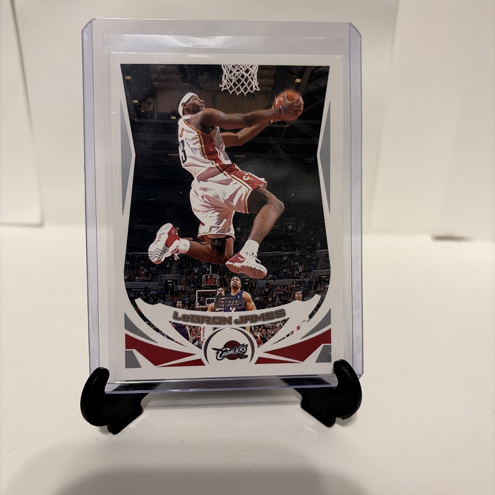 2004-05 Topps Chrome LeBron James #23 Cleveland Cavaliers Basketball Card