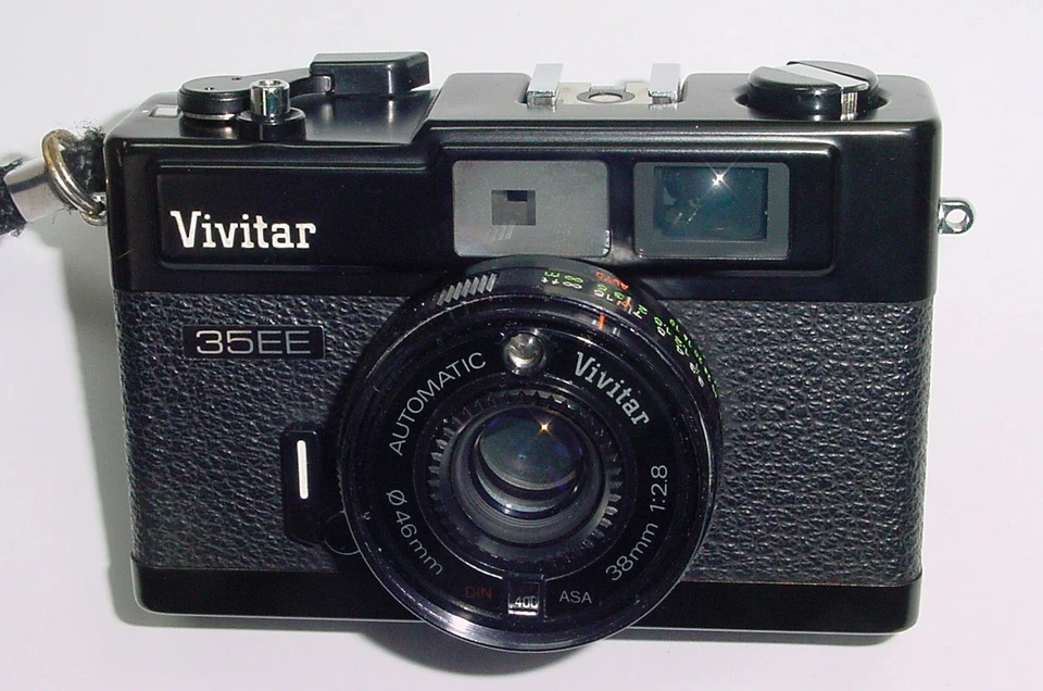 Vivitar 35EE 35mm Film Rangefinder Camera with 38mm F/2.8 Lens - Fully Working - Image 2 of 4