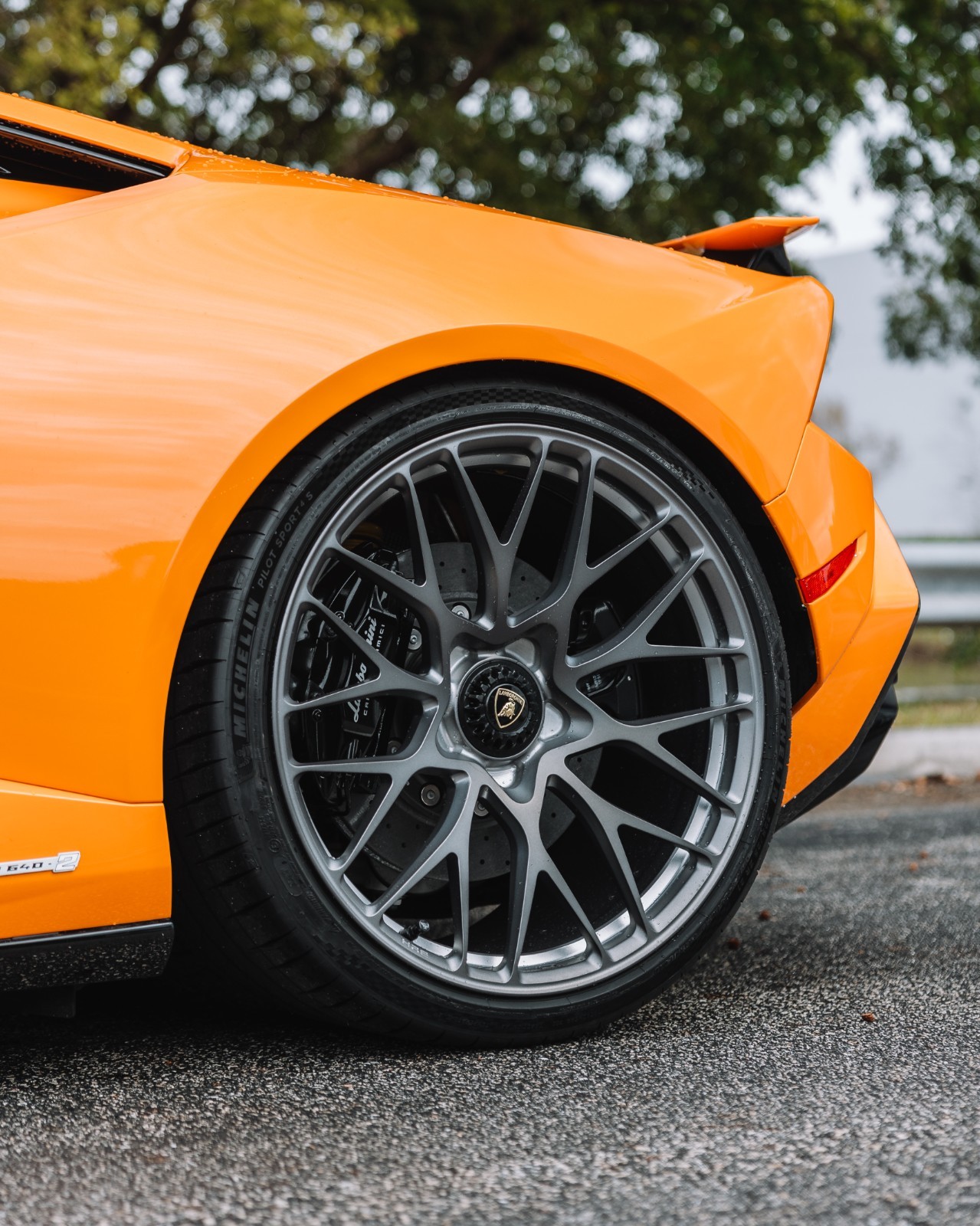 Lamborghini Technica/STO HRE 520M Wheels & Michelin Tires
