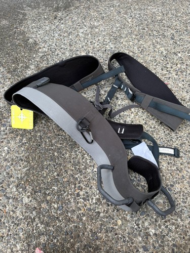 New Arc'teryx AR 395a Climbing Harness Lightweight Adjustable Yukon size X Large