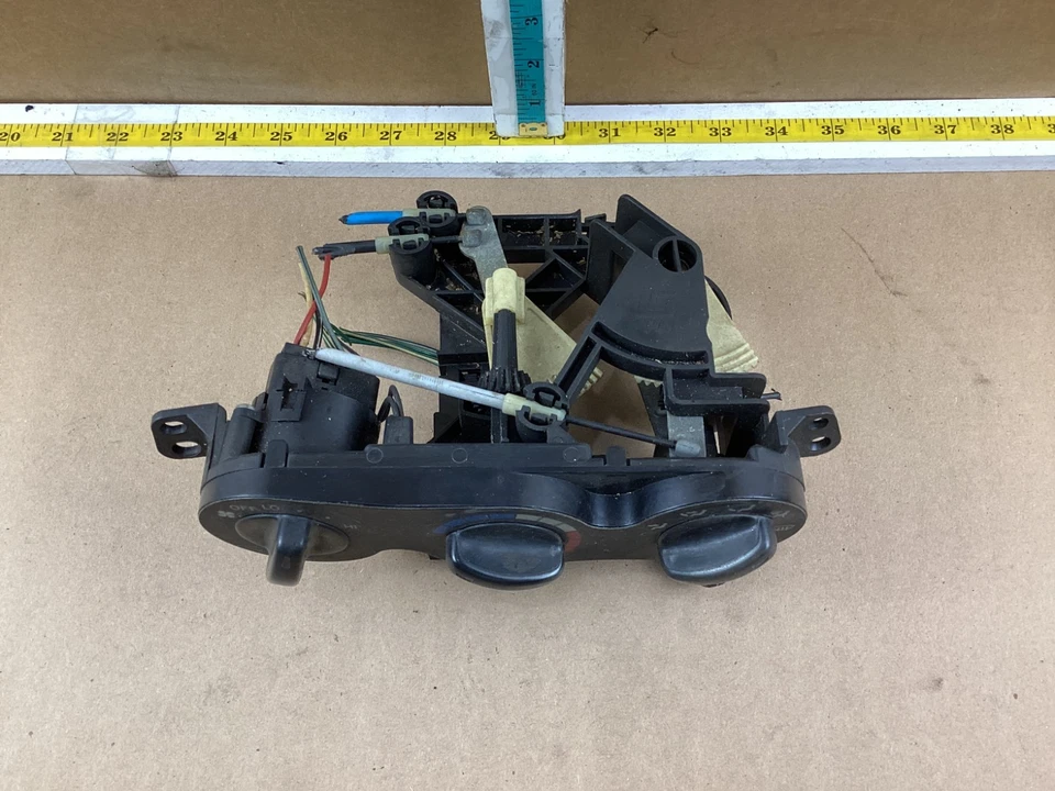 1993 - 1997 年 Geo Prizm 温度气候控制 原始设备制造商 — 第 2/4 张图片