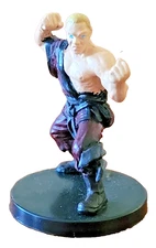 Scarlet Brotherhood Monk - Giants of Legend # 39 U - D&D Miniatures - With card.