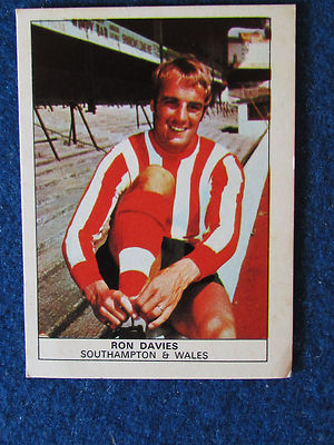 Nabisco Football Card - 1970 - Ron Davies - Southampton