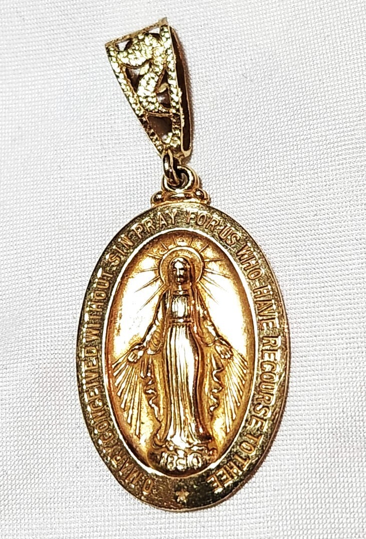 Buy Rosearie Collections St Bernadette Religious Edal Pendant Necklace In Chea - Foto 2