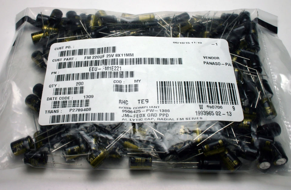 5x Condensador electrolítico Panasonic FM 220uF 25V Low-ESR. NUEVO, EE. UU. Vendedor Foto 4 de 4