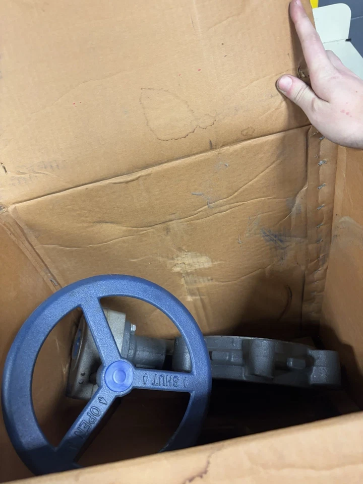 NEW 8” NIBCO LD-2000-5 DI LUG STYLE GEAR OP BUTTERFLY VALVE - Image 2 of 4