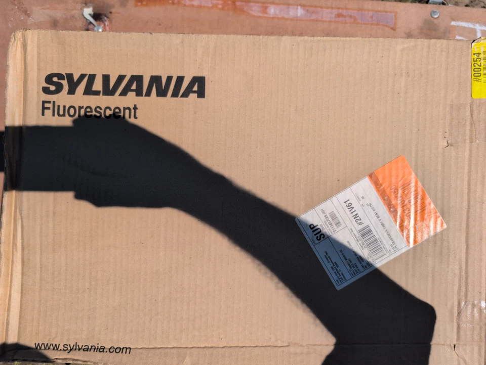 Sylvania 40w U-Shaped FB40 T12 4100k Cool White G13 Fluorescent Tube CASE OF 12 - Image 3 of 3