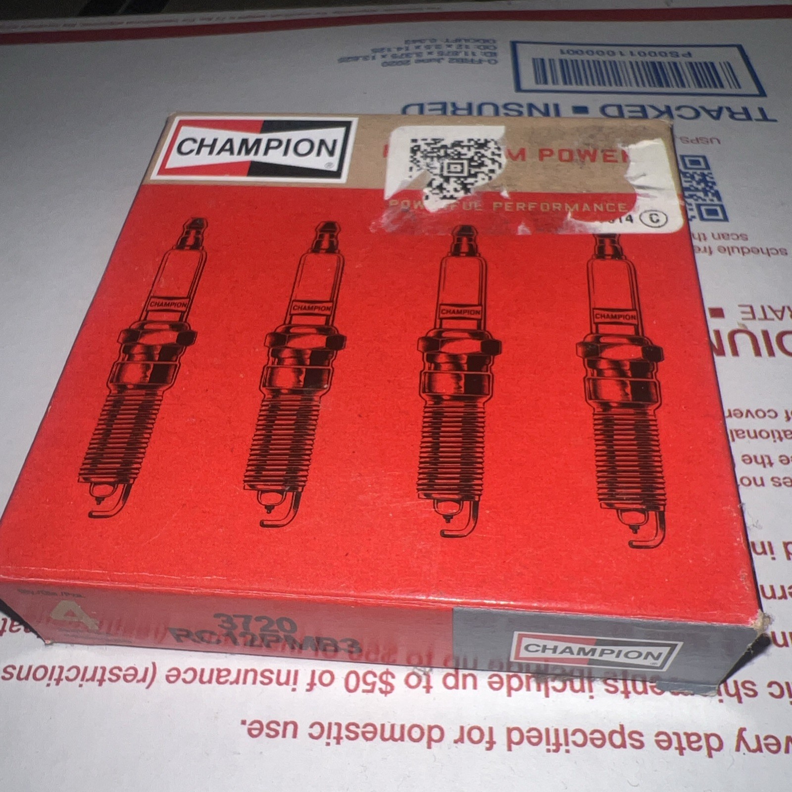 Set of 4 Spark Plug-Platinum Power Champion Spark Plug RC12PMB3 3720 new 