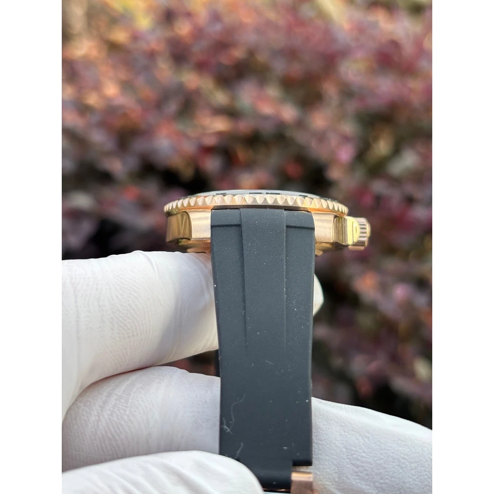 Seiko NH35 Diver Mod 40mm Black Dial Rose-Tone Case Ceramic Bezel Rubber  UNWORN - Image 4 of 4