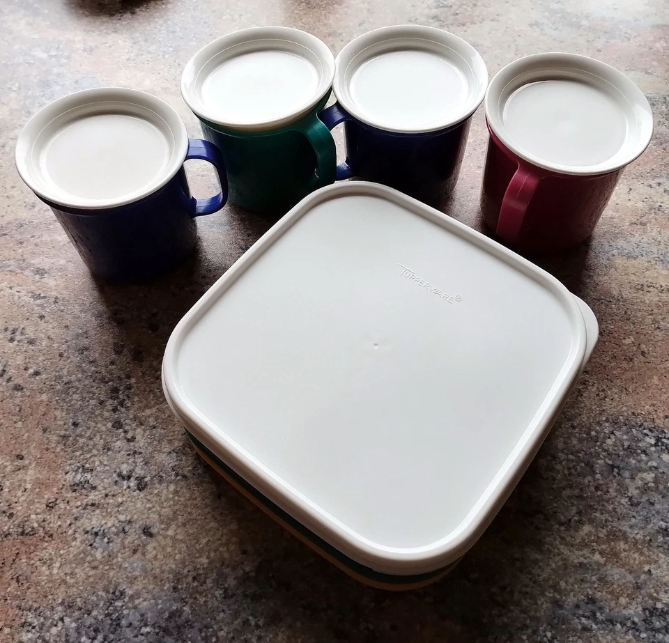 Tupperware Picknick Set 4 Teller 1 Deckel, 4 Becher mit Deckel Gebraucht - Bild 3 von 4