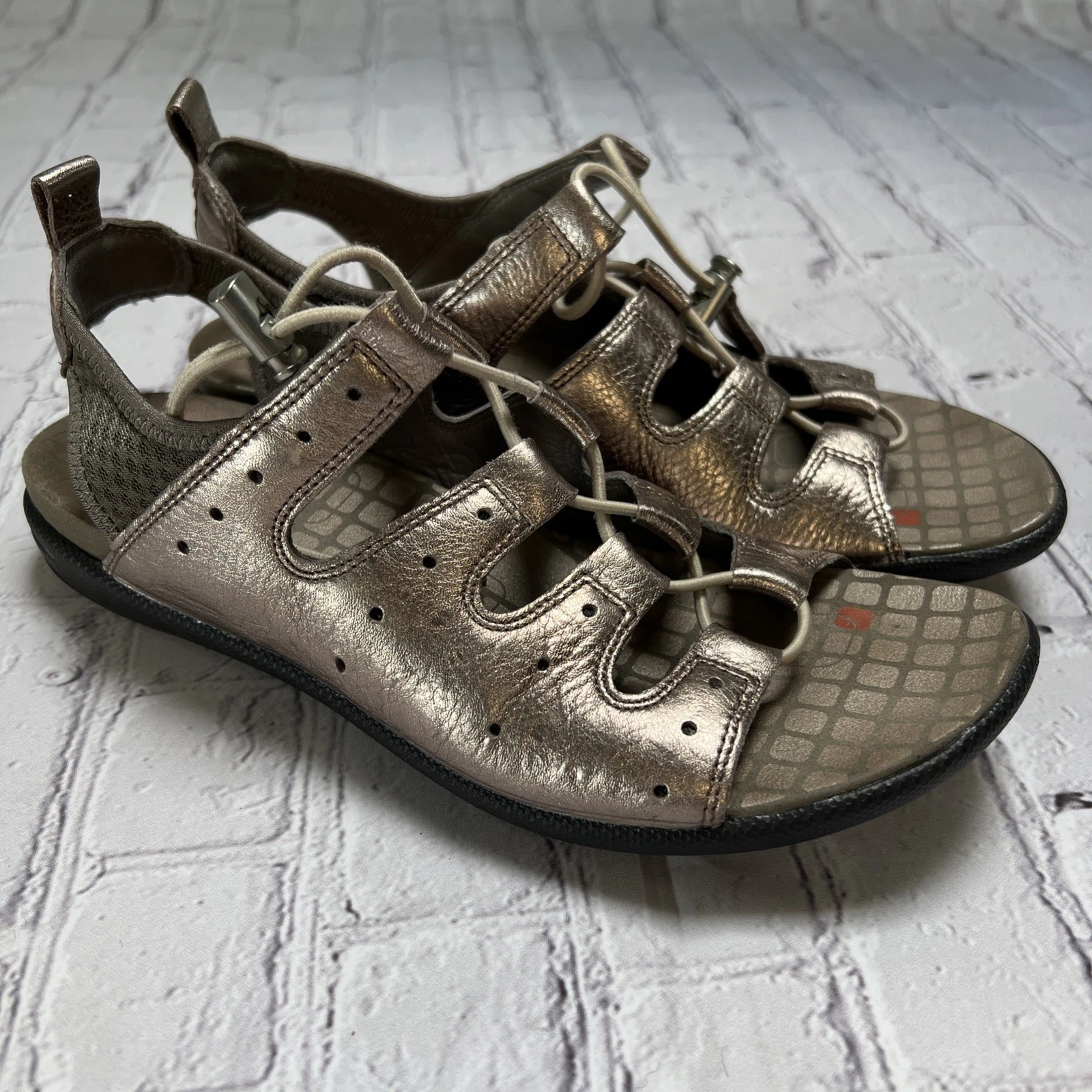 Ecco sandali donna 38 (7 5 US) con cinturino oro rosa e cordino elastico usati in ottime condizioni!!