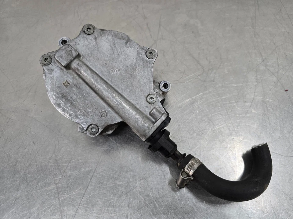 11-19 BMW F10 550I 650I 750I V8 4.4L ENGINE MOTOR VACUUM PUMP 8605976-01 OEM Foto 3 de 4