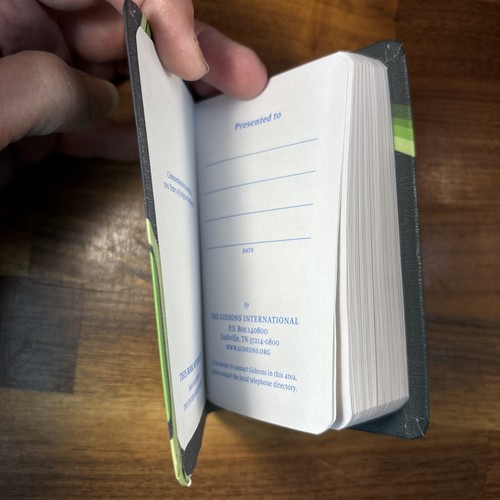 Gideons Bibeltasche Neues Testament Psalmen Sprüche grüner Einband 4 3/4" hoch - Bild 8 von 8