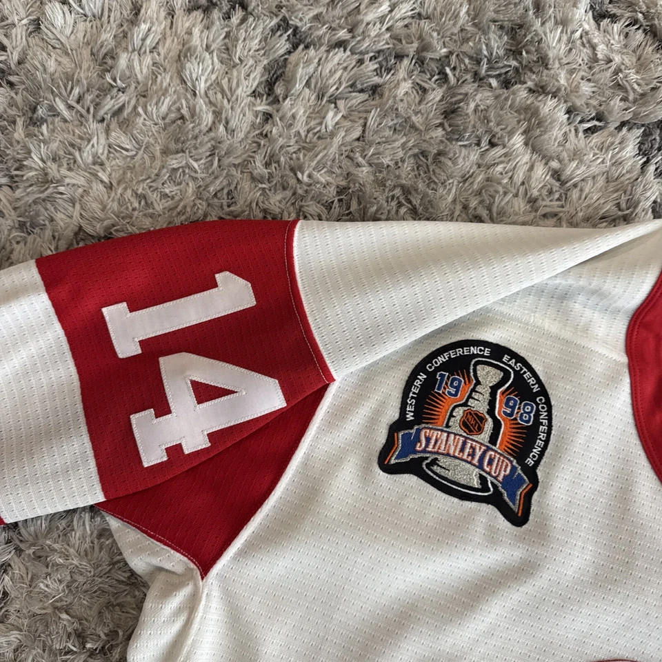 Authentic Vintage Nike Detroit Red Wings Brendan Shanahan Hockey Jersey Small S - Image 2 of 4