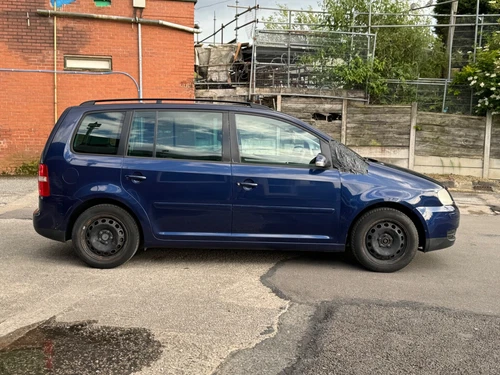 2005 VW Touran AUTOMATIC 1.6 Petrol **SPARES OR REPAIR**FULL 12 MONTHS MOT** - Picture 7 of 15