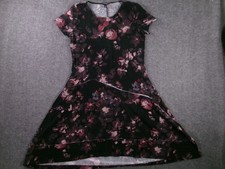 Simply Vera Wang Dress Womens M Floral Black Plum Short Sleeve Fit Flare