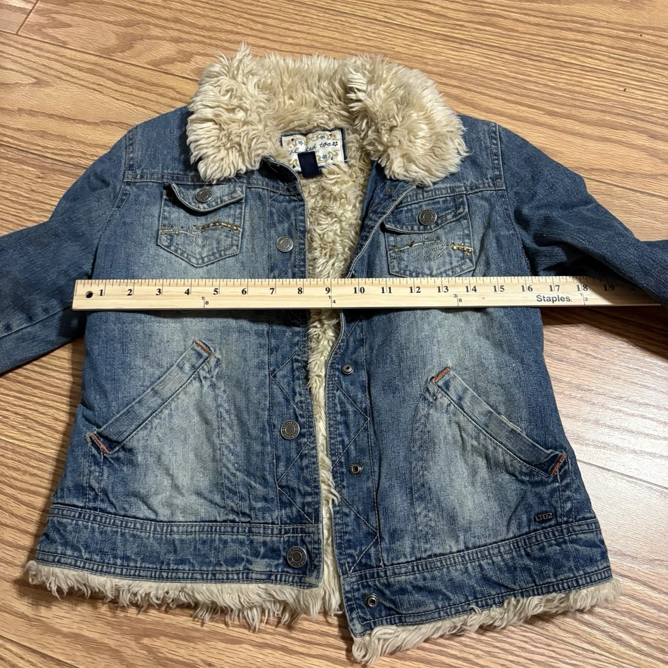 Chaqueta de mezclilla Y2K 2000s vintage limitada demasiado forrada de piel sintética juvenil mediana Foto 4 de 4