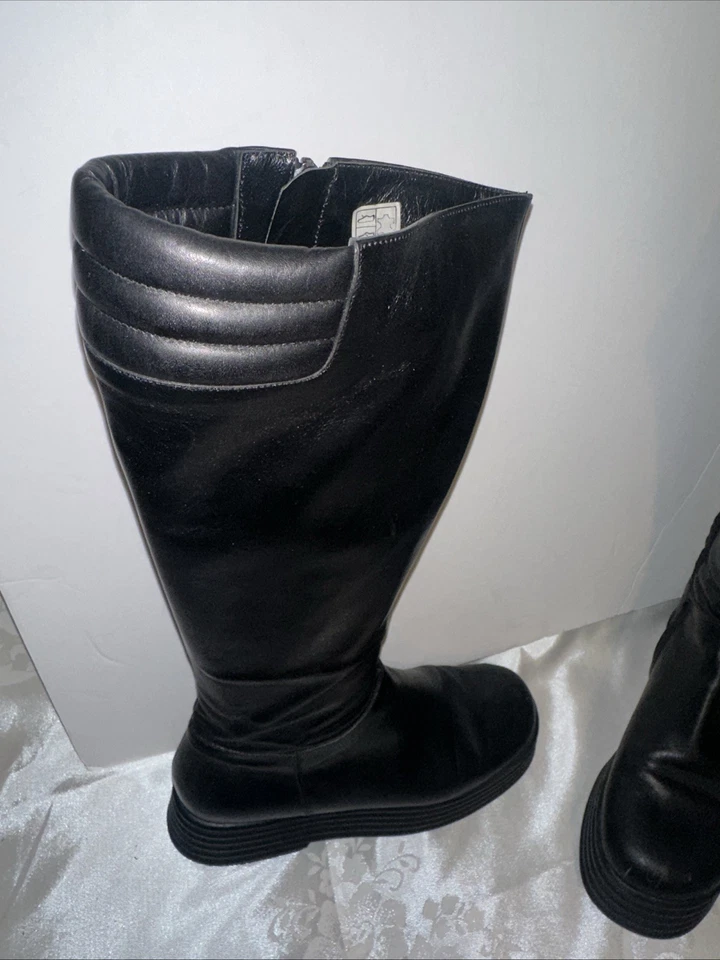Robert Clergerie Women's Black Leather  Chopper Boots - Image 4 of 4