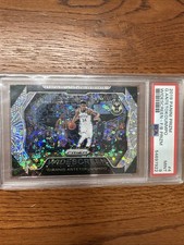 2019 Panini Prism Gainnis Antetokounmpo PSA 9