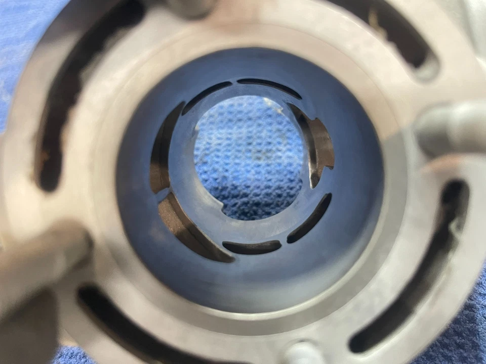 Honda CR85 2006 cilindro 2005-2007 CR85R/RB fabricante original 12110-GBF-B40 Foto 4 de 4