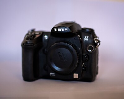 FUJIFILM S5 Pro DSLR Digital Camera with Nikon F Mount Good FUJIFILM S5 Pro DSLR Digital Camera with Nikon F Mount Good