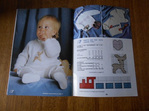 PATONS BOOK NO. 789 - BABY FAVOURITES KNITTING BOOK - GOOD CONDITION - - Picture 7 of 10