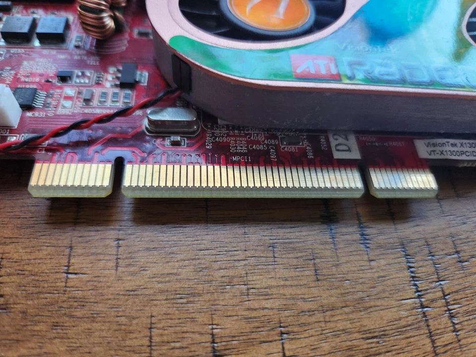 ATI VISIONTEK 256MB RADEON X1300 - PCI E VIDEO CARD With DMS-59 AND S-Video - Image 2 of 4