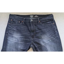 Signature Gold by Levi Strauss - MENS 38 x 30 SLIM STRAIGHT