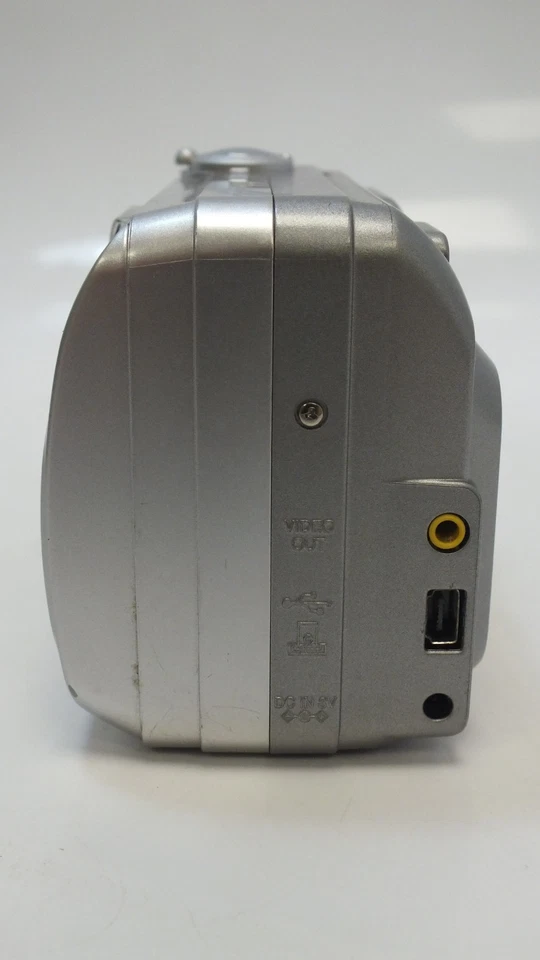 FUJIFILM FInepix A210 3.2 MP Retro Digital Camera - BOXED - Image 4 of 4