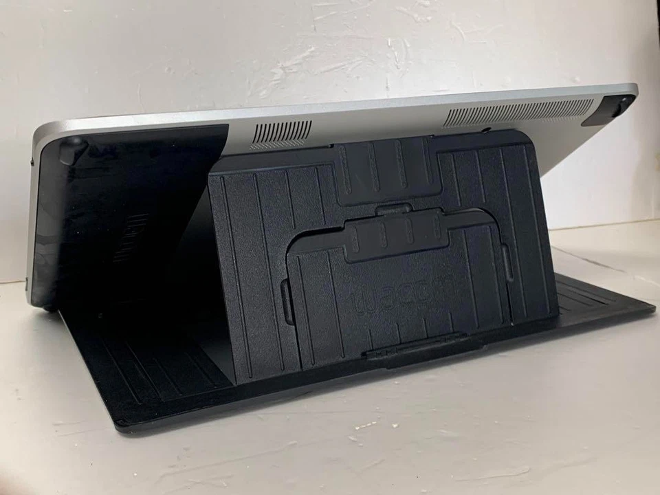 Tableta creativa Wacom DTH-1300L/K0 Cintiq 13HD y pantalla táctil usada de JPN Foto 3 de 4