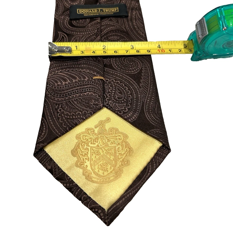 Corbata de cachemira en relieve marrón de Donald J. Trump Signature Collection Foto 3 de 4