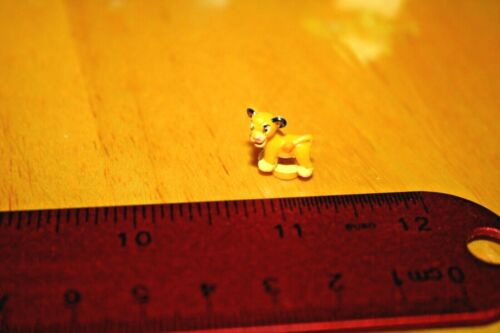 POLLY POCKET winzige Sammlung Disney LÖWENKÖNIG junge Simba-Figur - SELTEN - Bild 1 von 4