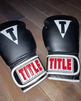 Title Boxing Pro Style Genuine Leather Classic Gloves 16 Oz Black White